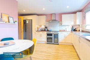 Kitchen- click for photo gallery